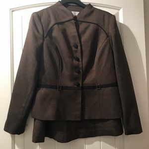 Emily Brown Suit Size 6P